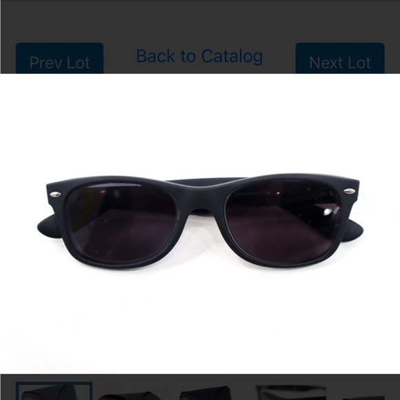 Ray-Ban RB2132 New Wayfarer Classic Sunglasses - Black
With original case - Picture 7 of 10